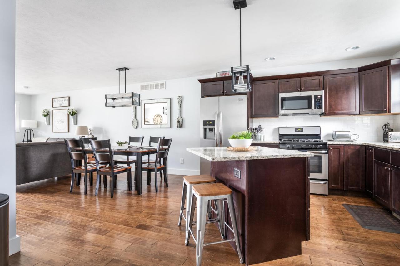 “Hygge” 3Bdr Townhouse, Close To Beach, Park & Wineries! Traverse City Ngoại thất bức ảnh